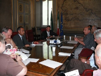 La presentaazione dell'opuscolo sull'accesso al credito La presentaazione dell'opuscolo sull'accesso al credito