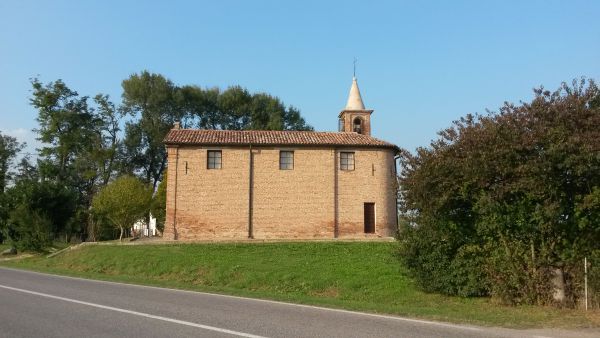 Oratorio di San Lorenzo di Quingentole (fianco)