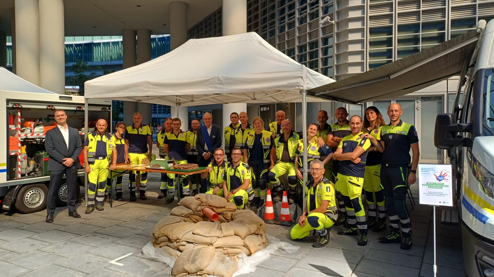 I volontari mantovani alla giornata della Protezione Civile.jpg