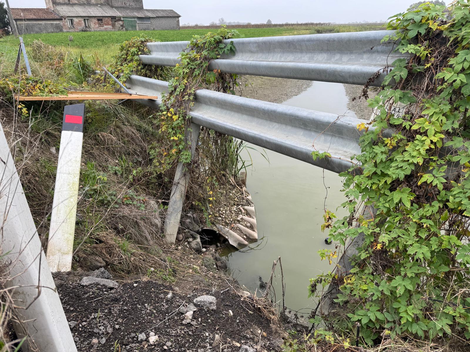 Cedimento manufatto sul canale Tosino