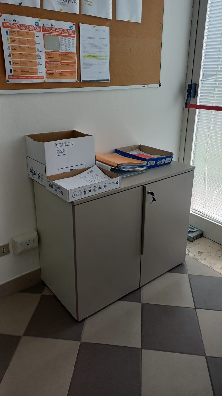 Ufficio 1 armadietto.jpeg